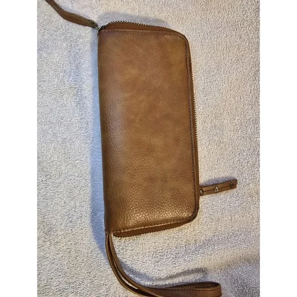 Free People Vegan Leather Wristlet Wallet Tan with 6 Card Slots & Coin Pocket - Picture 10 of 15
